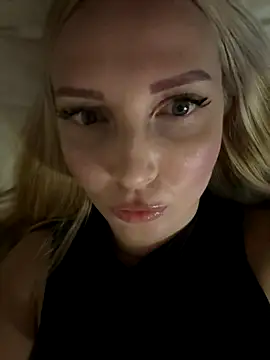 Snapshot of Aleksandrakis chatting on 09-27-25, 09:42 Aleksandrakis online show from 09-27-25, 09:42