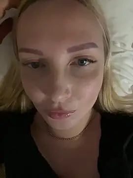 Snapshot of Aleksandrakis chatting on 10-16-25, 05:36 Aleksandrakis online show from 10-16-25, 05:36