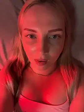 Snapshot of Aleksandrakis chatting on 10-20-25, 07:47 Aleksandrakis online show from 10-20-25, 07:47