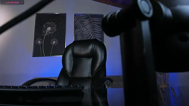 SamanthaKlein  online show from 01-29-25, 04:15