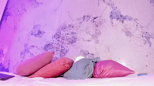 Snapshot of Kim_Baker1 chatting on 09-30-25, 07:41 Kim Baker1 online show from 09-30-25, 07:41