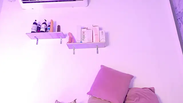 Snapshot of Kim_Baker1 chatting on 10-17-25, 08:55 Kim Baker1 online show from 10-17-25, 08:55