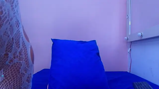 Snapshot of kendal_rossi chatting on 09-11-25, 11:54 kendal rossi online show from 09-11-25, 11:54