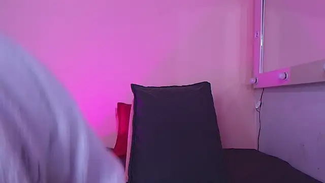 Snapshot of kendal_rossi chatting on 09-19-25, 12:06 kendal rossi online show from 09-19-25, 12:06