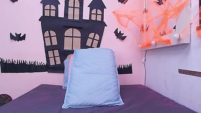 Snapshot of kendal_rossi chatting on 10-18-25, 11:55 kendal rossi online show from 10-18-25, 11:55