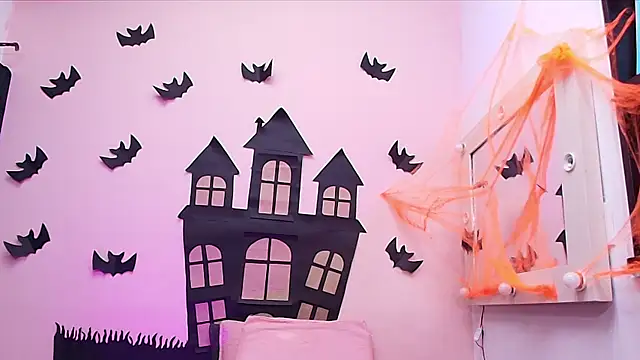 Snapshot of kendal_rossi chatting on 10-31-25, 11:55 kendal rossi online show from 10-31-25, 11:55