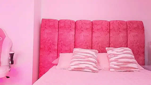 Snapshot of kendal_rossi chatting on 11-07-25, 12:05 kendal rossi online show from 11-07-25, 12:05