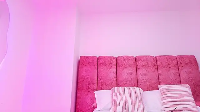 Snapshot of kendal_rossi chatting on 11-10-25, 11:53 kendal rossi online show from 11-10-25, 11:53