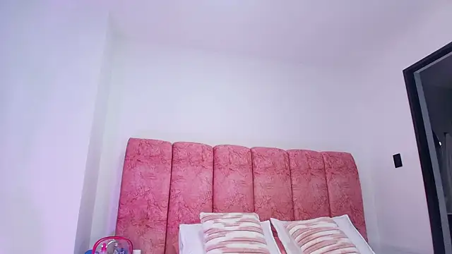 Snapshot of kendal_rossi chatting on 11-26-25, 12:06 kendal rossi online show from 11-26-25, 12:06