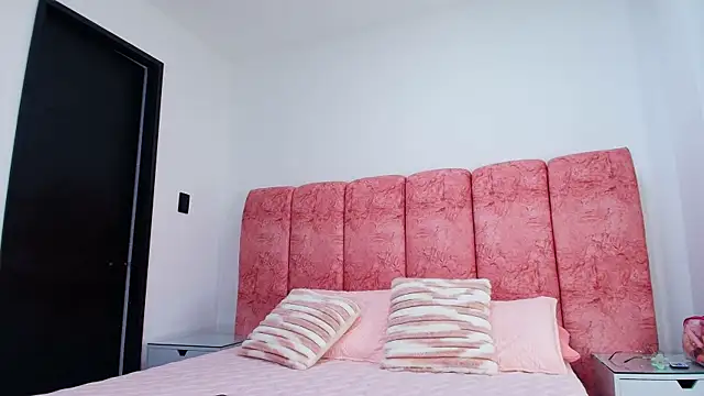 Snapshot of kendal_rossi chatting on 11-27-25, 11:56 kendal rossi online show from 11-27-25, 11:56