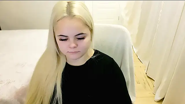 lovely-eyes online show from 12-18-24, 10:24