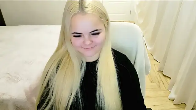 lovely-eyes online show from 12-19-24, 08:13