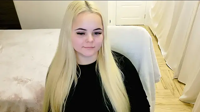 lovely-eyes online show from 12-20-24, 02:19