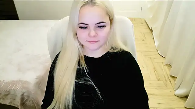 lovely-eyes online show from 12-29-24, 01:45