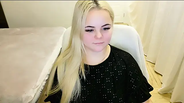 lovely-eyes online show from 01-03-25, 11:55