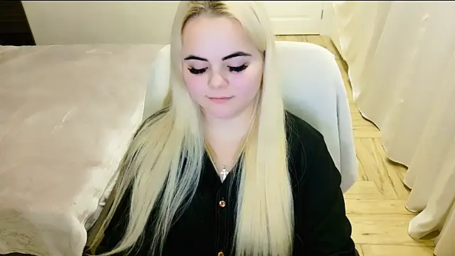 lovely-eyes online show from 02-13-25, 11:04