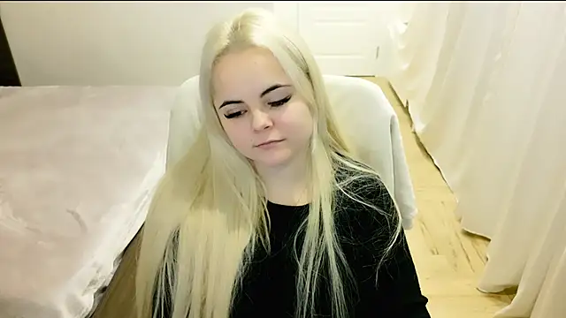 lovely-eyes online show from 02-25-25, 09:13