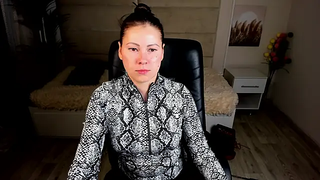 Snapshot of Dana__dom chatting on 02-28-25, 01:26 Dana dom online show from 02-28-25, 01:26