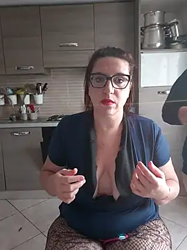 carolyne2023 online show from 11-19-25, 03:23