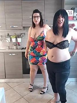 carolyne2023 online show from 04-18-26, 07:34