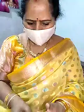 Snapshot of Rani_Darling_99 chatting on 01-14-25, 03:47 Rani Darling 99 online show from 01-14-25, 03:47