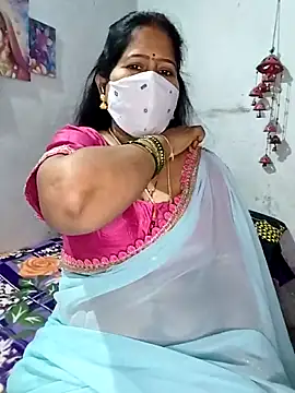 Snapshot of Rani_Darling_99 chatting on 10-24-25, 02:46 Rani Darling 99 online show from 10-24-25, 02:46