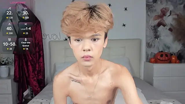 Felix Rey online show from 10-26-25, 04:57