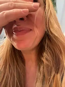 Sweet   Emily online show from 01-19-25, 05:18