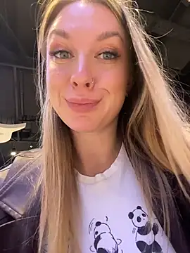 Sweet   Emily online show from 12-05-25, 11:41