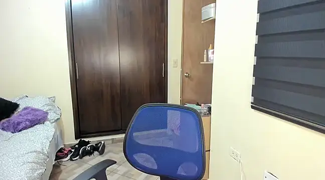 Snapshot of Amy_Walker chatting on 02-17-25, 06:59 Amy Walker online show from 02-17-25, 06:59