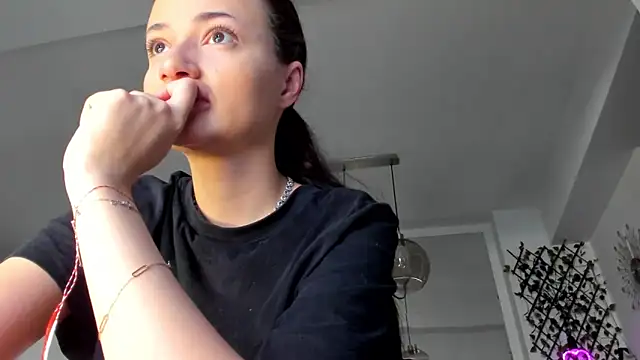 IreneVON online show from 03-10-25, 05:33