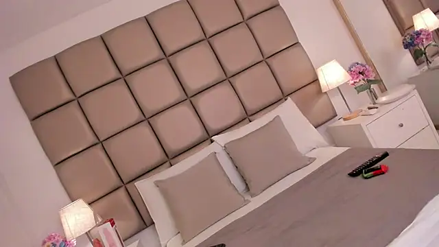 Snapshot of Emily_robertss chatting on 03-10-25, 03:12 Emily robertss online show from 03-10-25, 03:12