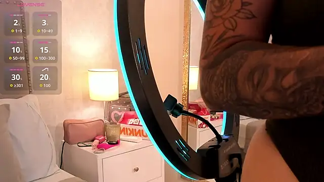 Snapshot of Emily_robertss chatting on 10-04-25, 03:26 Emily robertss online show from 10-04-25, 03:26