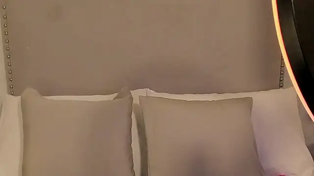 Snapshot of Emily_robertss chatting on 11-10-25, 03:05 Emily robertss online show from 11-10-25, 03:05