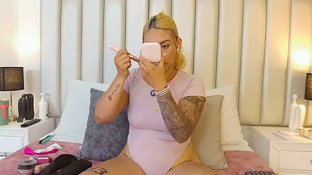 Snapshot of Emily_robertss chatting on 11-24-25, 03:17 Emily robertss online show from 11-24-25, 03:17