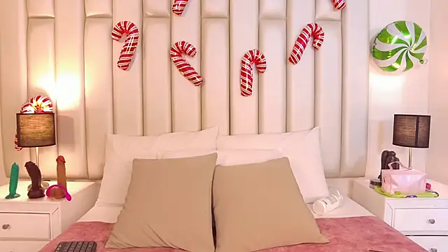 Snapshot of Emily_robertss chatting on 12-17-25, 03:01 Emily robertss online show from 12-17-25, 03:01