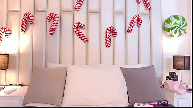 Snapshot of Emily_robertss chatting on 12-18-25, 03:12 Emily robertss online show from 12-18-25, 03:12