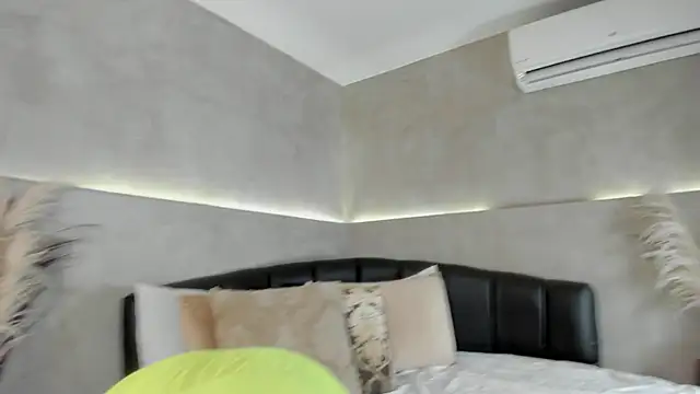 Nicol Lopez 1 online show from 10-27-25, 10:03