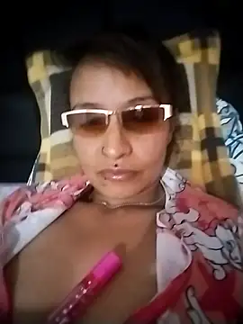 Snapshot of Dianaasmor chatting on 12-15-25, 03:55 Dianaasmor online show from 12-15-25, 03:55