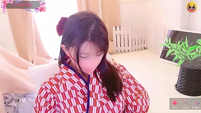 Snapshot of maii- chatting on 03-17-25, 10:49 maii- online show from 03-17-25, 10:49