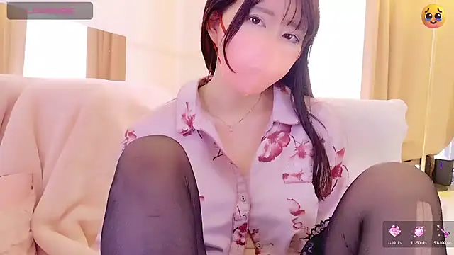 Snapshot of maii- chatting on 03-21-25, 11:56 maii- online show from 03-21-25, 11:56