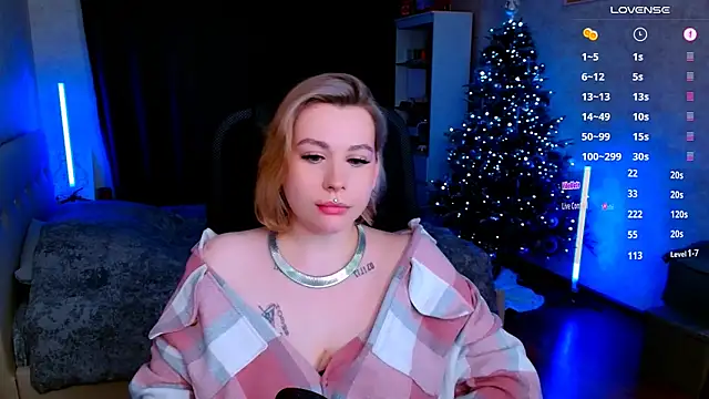 Snapshot of Blueberry-baby chatting on 01-28-25, 08:58 Blueberry-baby online show from 01-28-25, 08:58