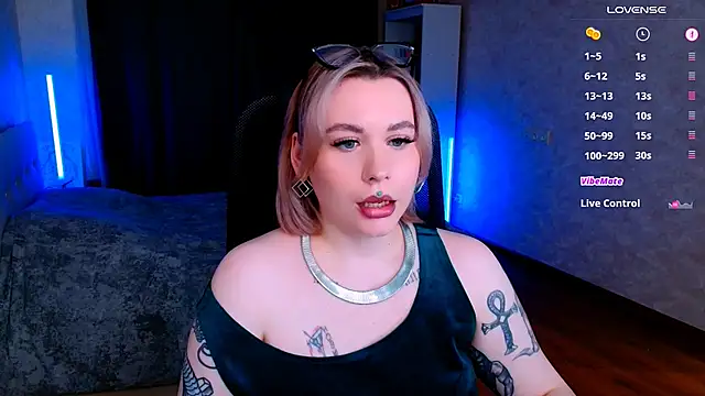 Snapshot of Blueberry-baby chatting on 02-01-25, 07:34 Blueberry-baby online show from 02-01-25, 07:34