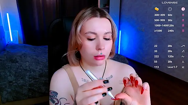 Snapshot of Blueberry-baby chatting on 02-22-25, 08:50 Blueberry-baby online show from 02-22-25, 08:50