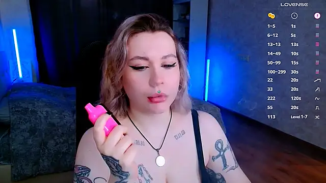 Snapshot of Blueberry-baby chatting on 02-24-25, 12:59 Blueberry-baby online show from 02-24-25, 12:59