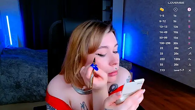 Snapshot of Blueberry-baby chatting on 03-08-25, 08:35 Blueberry-baby online show from 03-08-25, 08:35