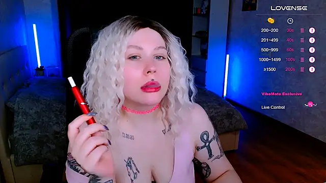 Snapshot of Blueberry-baby chatting on 12-13-25, 07:53 Blueberry-baby online show from 12-13-25, 07:53