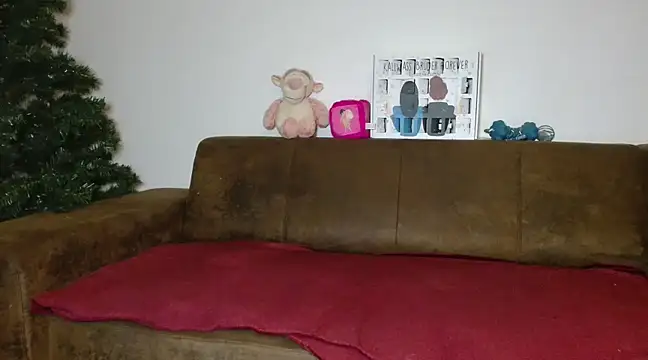 Snapshot of Jasmin-White chatting on 12-29-24, 04:08 Jasmin-White online show from 12-29-24, 04:08