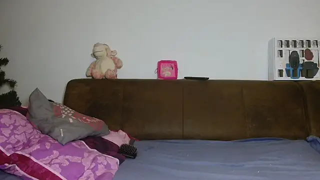 Snapshot of Jasmin-White chatting on 01-11-25, 04:36 Jasmin-White online show from 01-11-25, 04:36