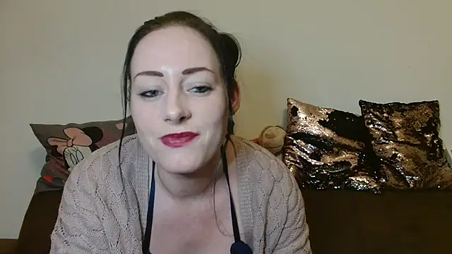 Snapshot of Jasmin-White chatting on 02-08-25, 10:51 Jasmin-White online show from 02-08-25, 10:51